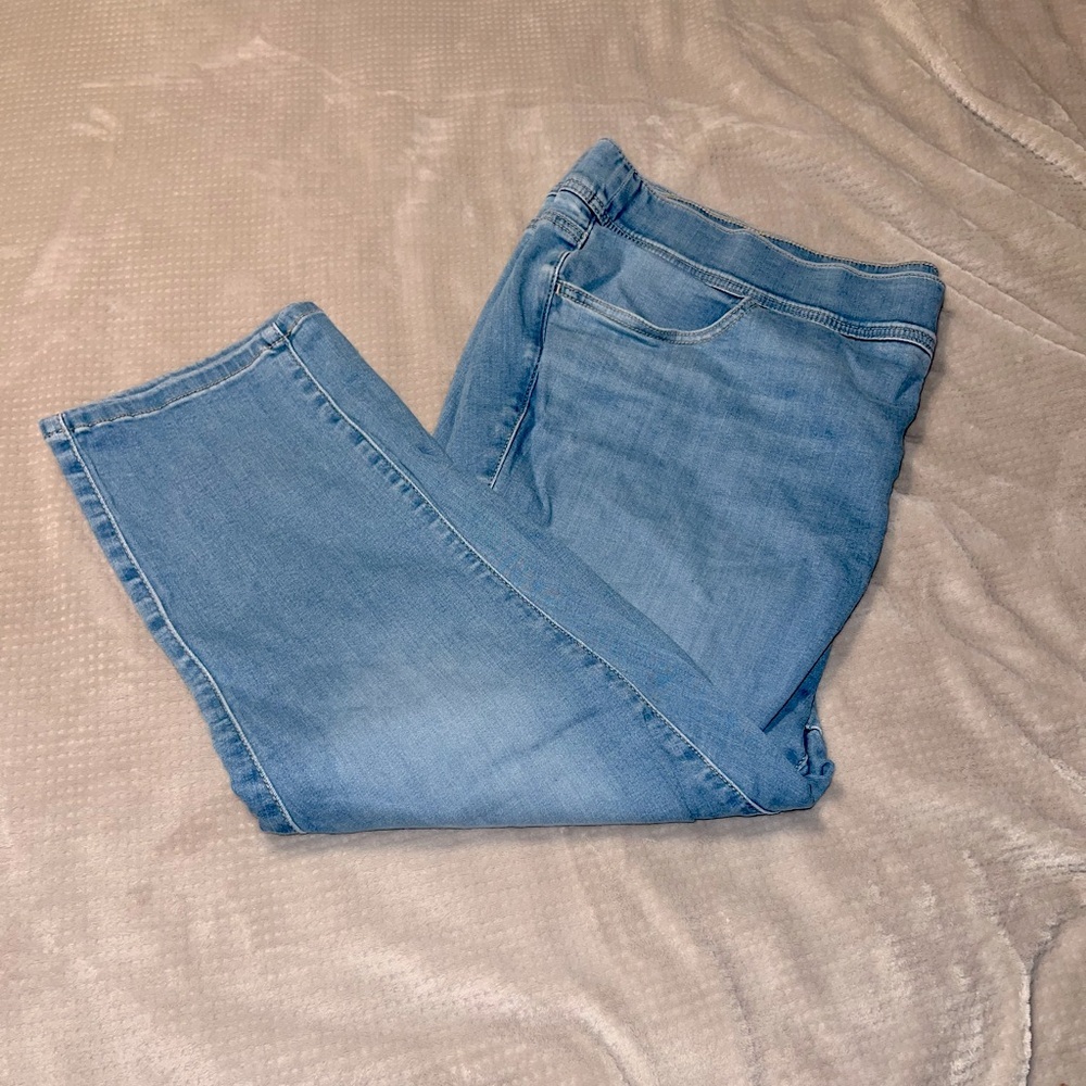 Women's Torrid Cropped Lean Jeans size 3